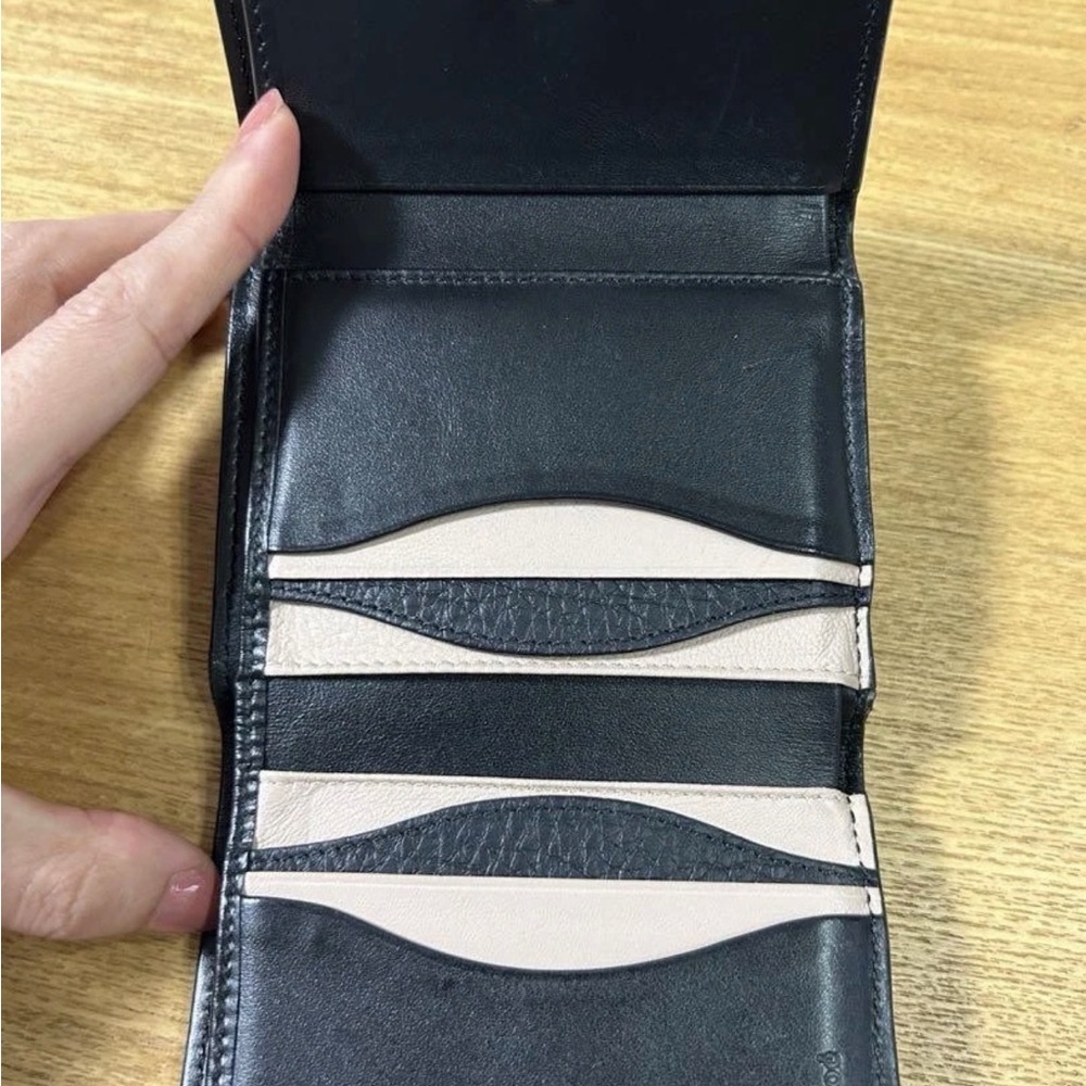 Chloé Black Leather trifold Wallet with Gold Lock - Picture 6 of 10